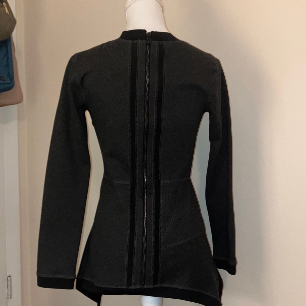 G.I.L.I. Crossover zip back Grey and  Black V-Neck Top - Picture 5 of 8